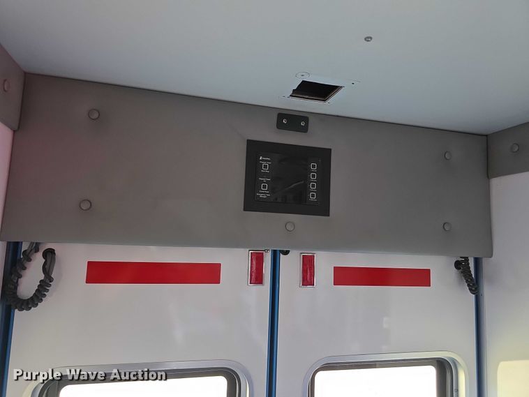 image for item FI0568 2019 Ford E450 Super Duty ambulance