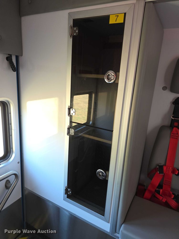 image for item FI0568 2019 Ford E450 Super Duty ambulance