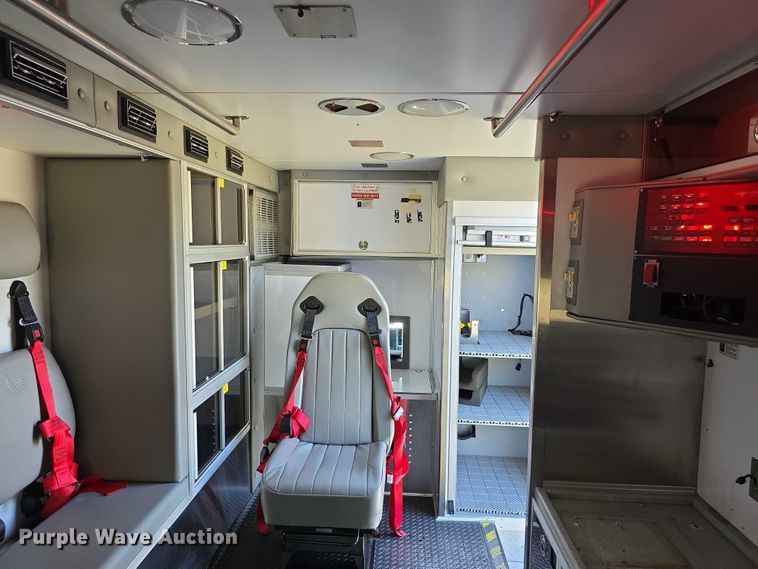 image for item FI0568 2019 Ford E450 Super Duty ambulance