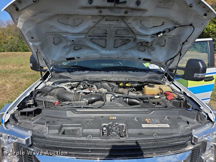 image for item FI0568 2019 Ford E450 Super Duty ambulance