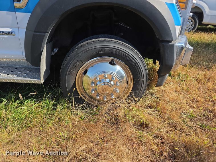 image for item FI0568 2019 Ford E450 Super Duty ambulance