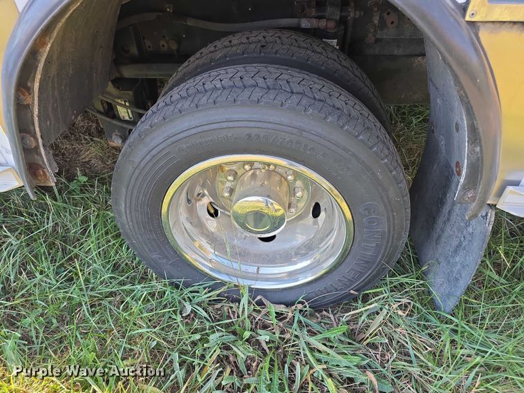 image for item FI0568 2019 Ford E450 Super Duty ambulance