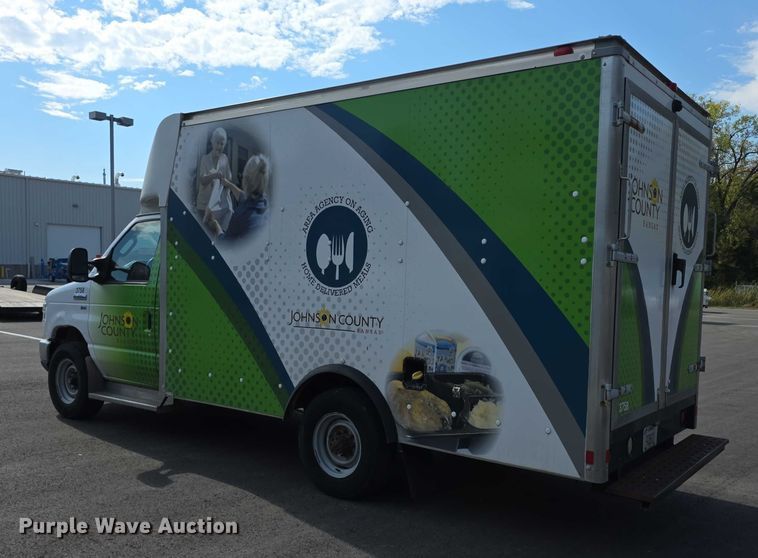 image for item FI0569 2014 Ford E350 Super Duty  delivery van