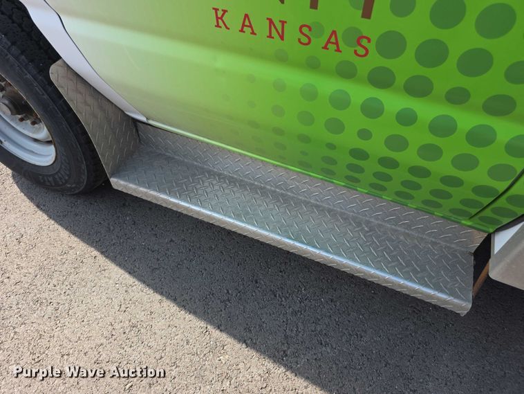 image for item FI0569 2014 Ford E350 Super Duty  delivery van