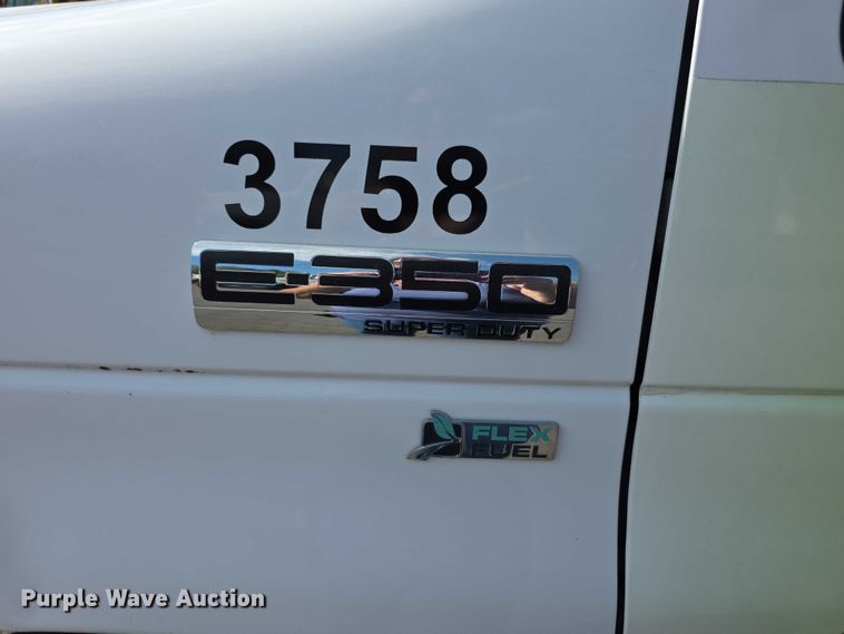 image for item FI0569 2014 Ford E350 Super Duty  delivery van