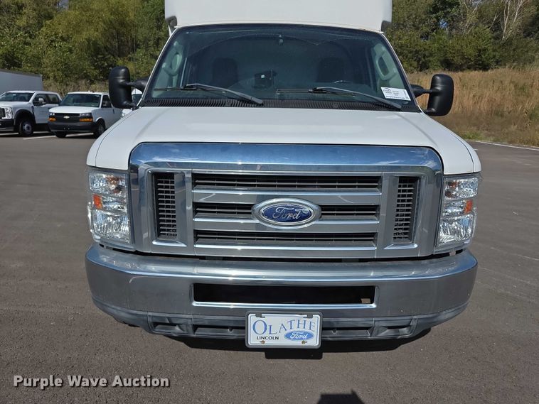 image for item FI0569 2014 Ford E350 Super Duty  delivery van