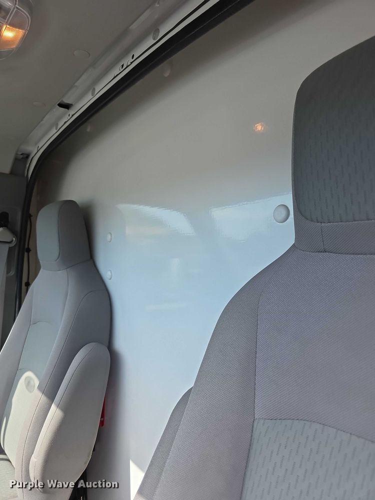image for item FI0569 2014 Ford E350 Super Duty  delivery van
