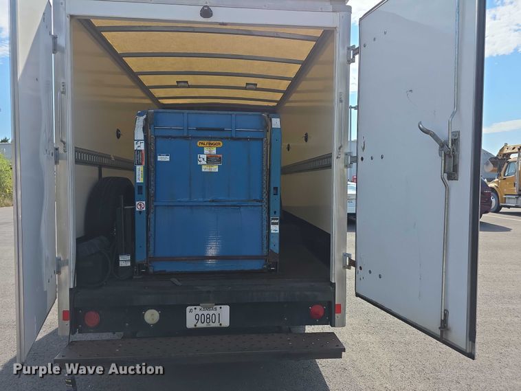 image for item FI0569 2014 Ford E350 Super Duty  delivery van