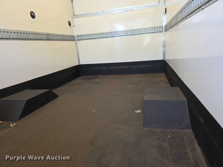 image for item FI0569 2014 Ford E350 Super Duty  delivery van