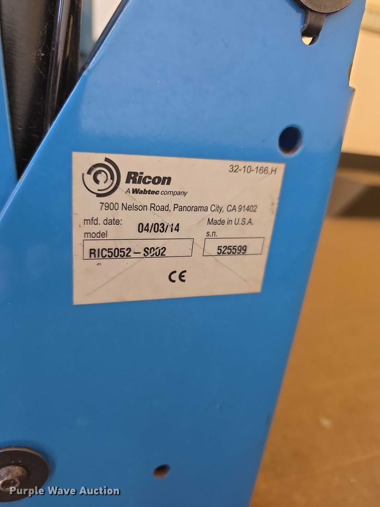 image for item FI0569 2014 Ford E350 Super Duty  delivery van