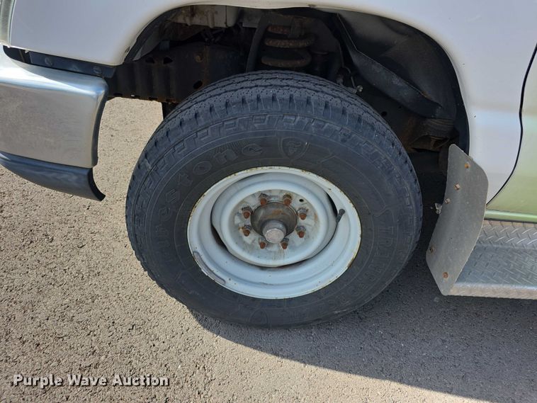 image for item FI0569 2014 Ford E350 Super Duty  delivery van