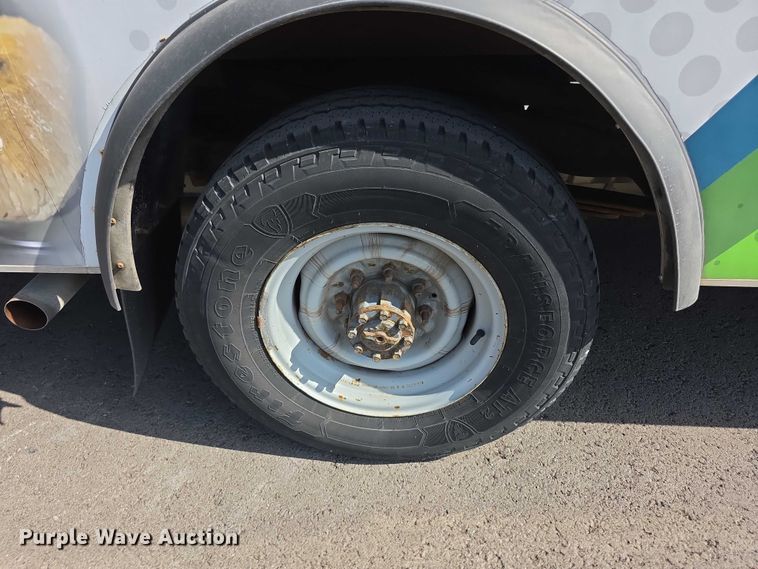 image for item FI0569 2014 Ford E350 Super Duty  delivery van