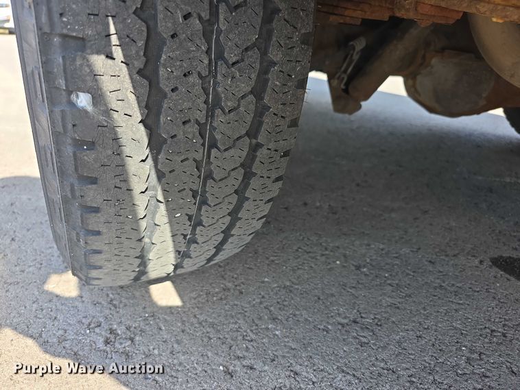 image for item FI0569 2014 Ford E350 Super Duty  delivery van