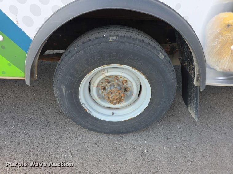 image for item FI0569 2014 Ford E350 Super Duty  delivery van