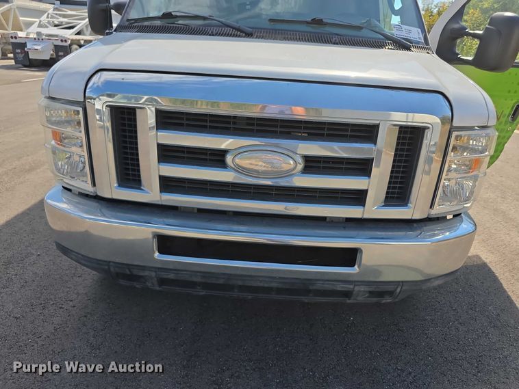 image for item FI0571 2014 Ford E350 Super Duty  delivery van