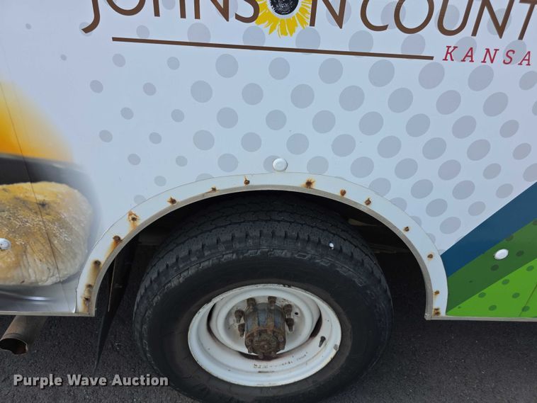 image for item FI0571 2014 Ford E350 Super Duty  delivery van