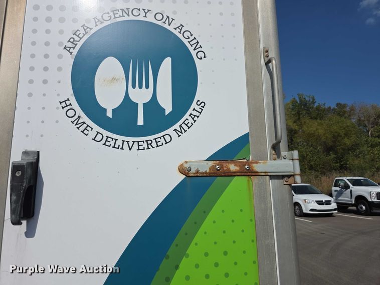 image for item FI0571 2014 Ford E350 Super Duty  delivery van