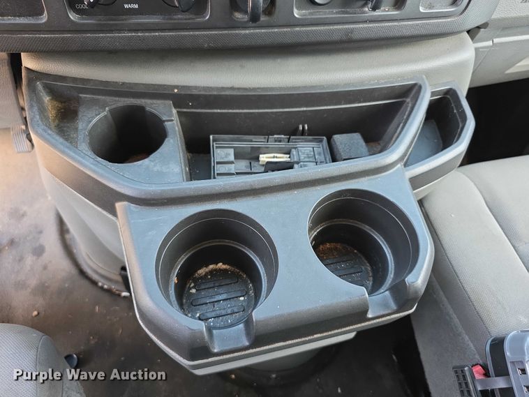 image for item FI0571 2014 Ford E350 Super Duty  delivery van