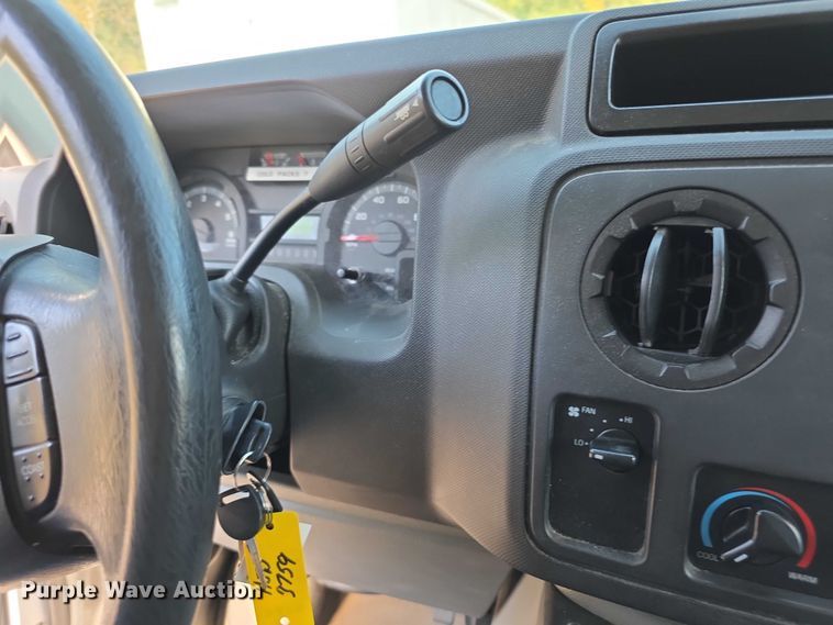 image for item FI0571 2014 Ford E350 Super Duty  delivery van