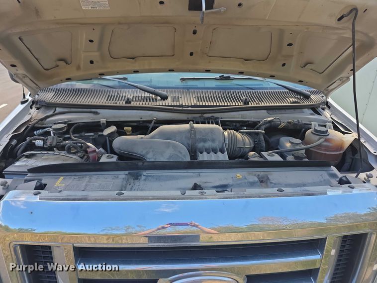 image for item FI0571 2014 Ford E350 Super Duty  delivery van