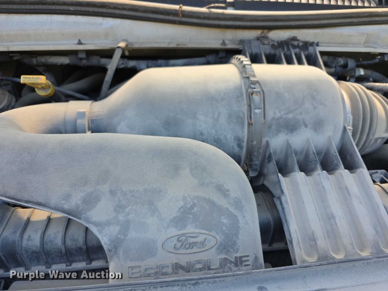 image for item FI0571 2014 Ford E350 Super Duty  delivery van