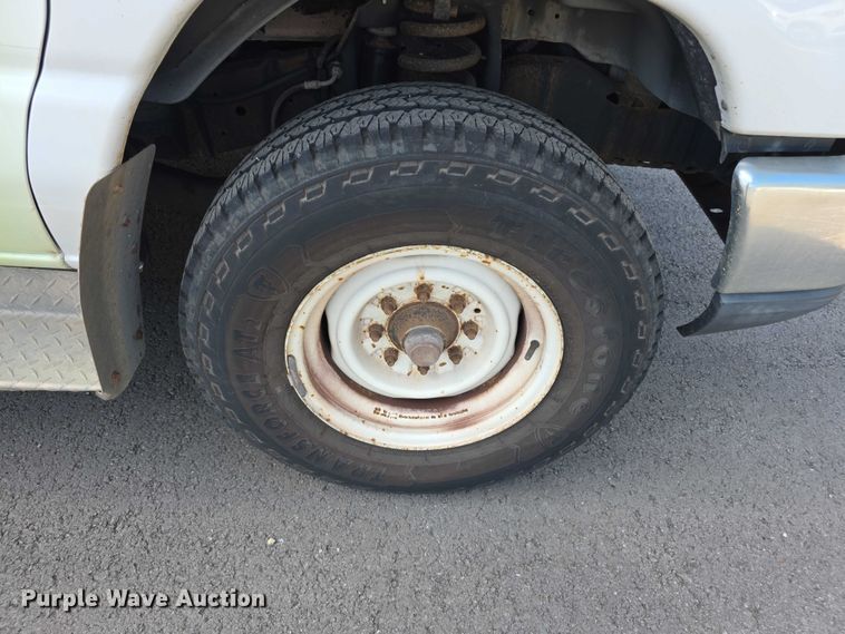 image for item FI0571 2014 Ford E350 Super Duty  delivery van