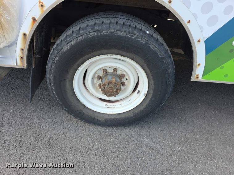 image for item FI0571 2014 Ford E350 Super Duty  delivery van