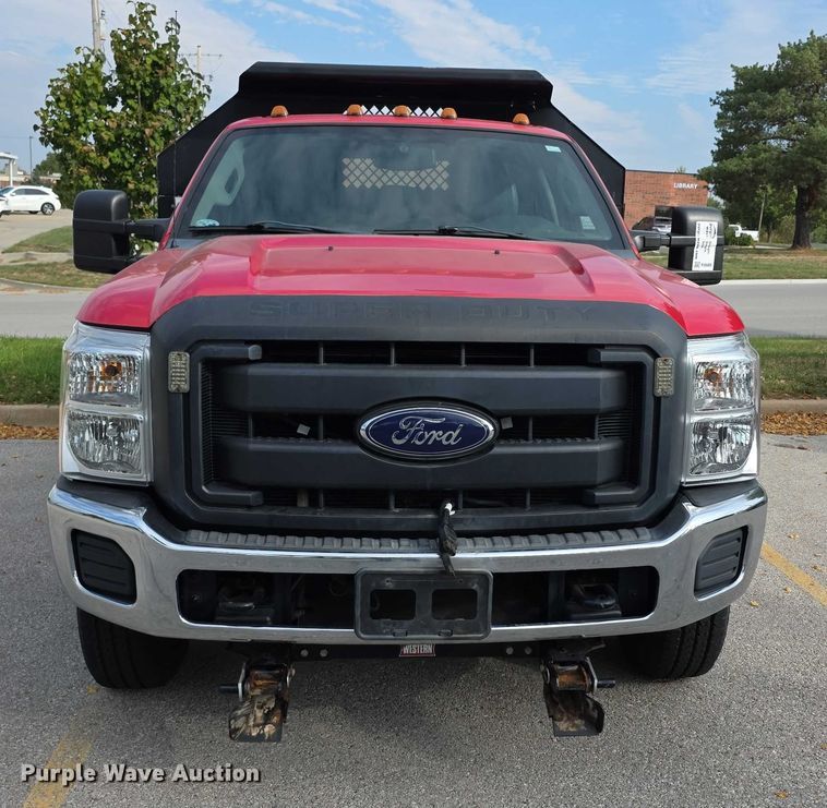 image for item FI0589 2014 Ford F350 Super Duty  dump bed pickup truck