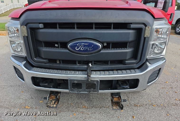 image for item FI0589 2014 Ford F350 Super Duty  dump bed pickup truck