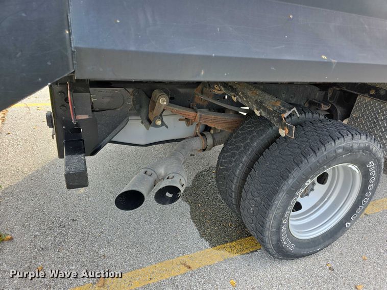 image for item FI0589 2014 Ford F350 Super Duty  dump bed pickup truck