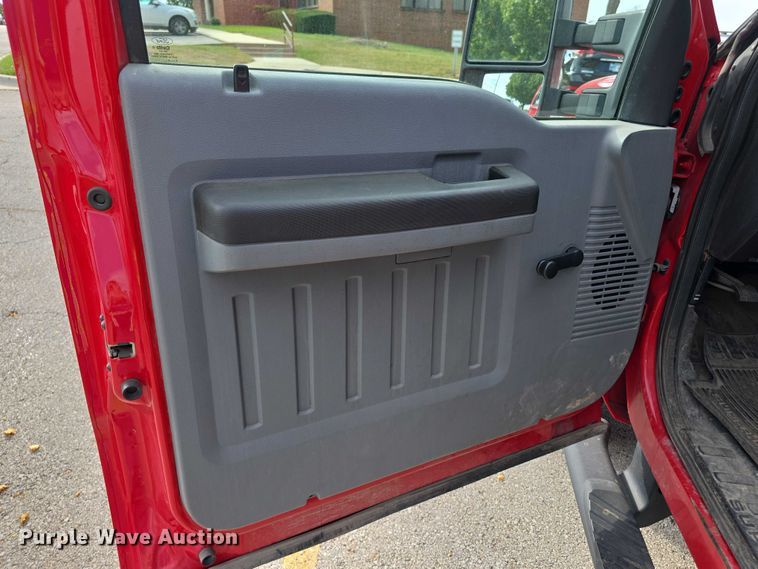 image for item FI0589 2014 Ford F350 Super Duty  dump bed pickup truck