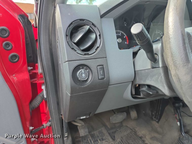 image for item FI0589 2014 Ford F350 Super Duty  dump bed pickup truck