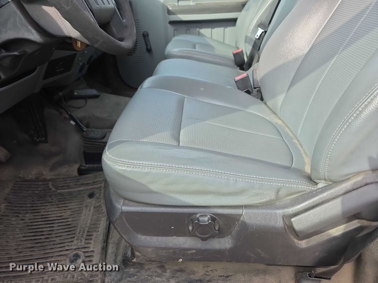 image for item FI0589 2014 Ford F350 Super Duty  dump bed pickup truck