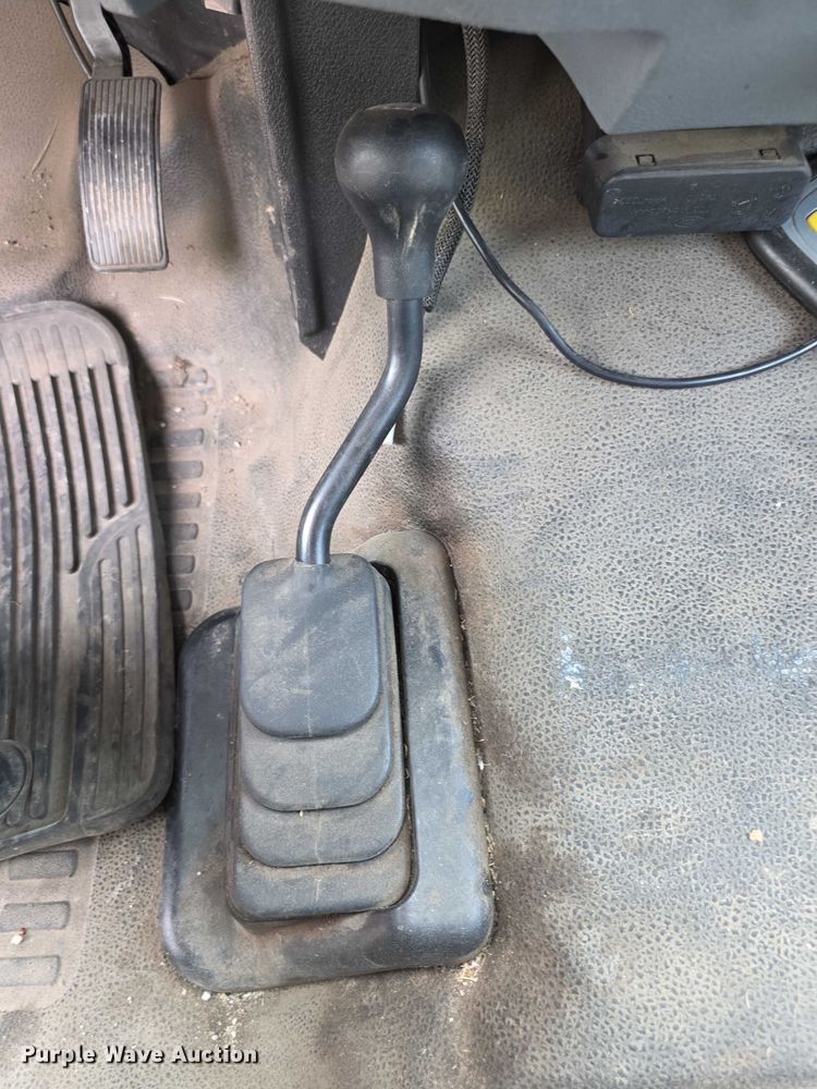 image for item FI0589 2014 Ford F350 Super Duty  dump bed pickup truck