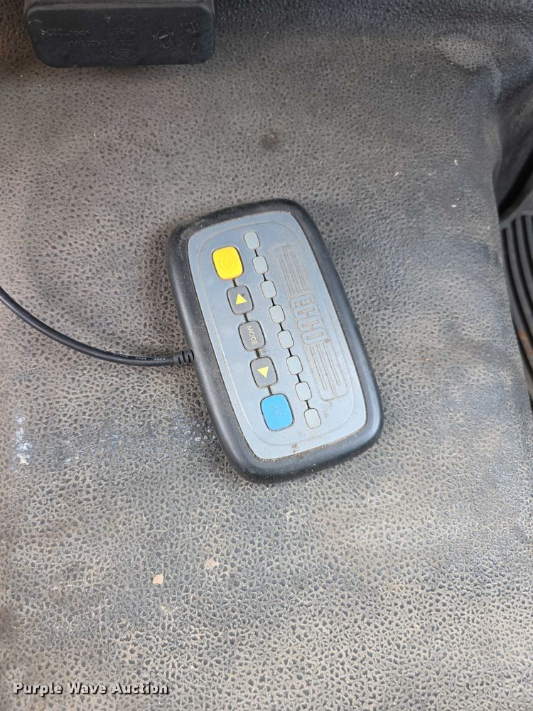 image for item FI0589 2014 Ford F350 Super Duty  dump bed pickup truck