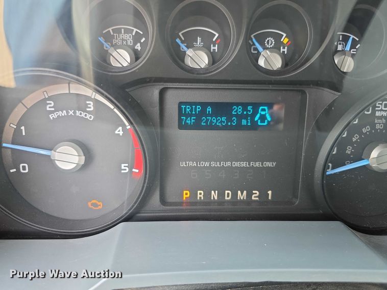 image for item FI0589 2014 Ford F350 Super Duty  dump bed pickup truck