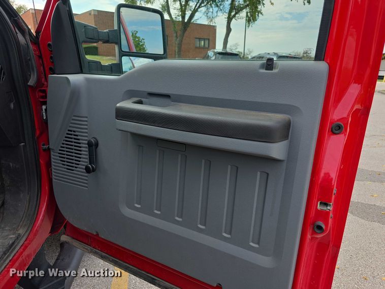 image for item FI0589 2014 Ford F350 Super Duty  dump bed pickup truck