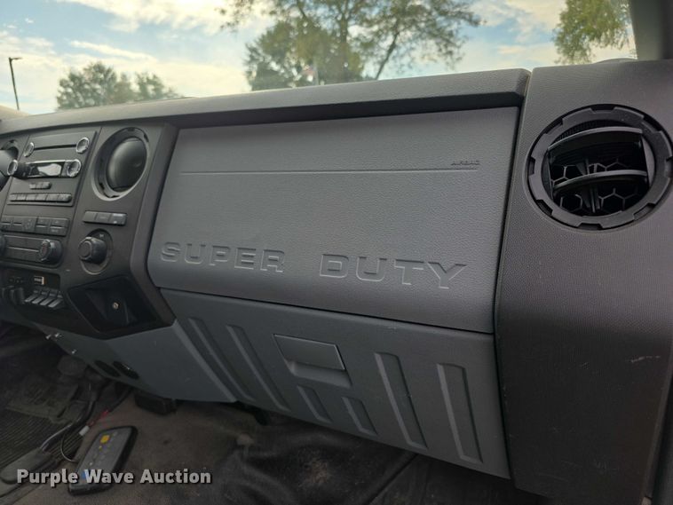 image for item FI0589 2014 Ford F350 Super Duty  dump bed pickup truck