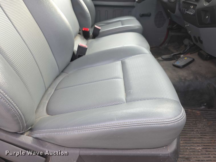 image for item FI0589 2014 Ford F350 Super Duty  dump bed pickup truck