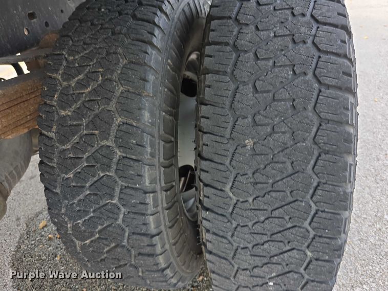 image for item FI0589 2014 Ford F350 Super Duty  dump bed pickup truck