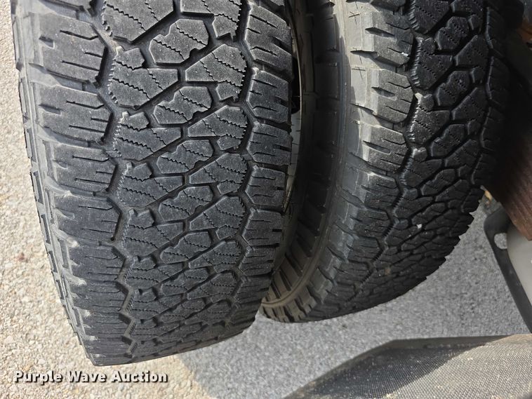 image for item FI0589 2014 Ford F350 Super Duty  dump bed pickup truck