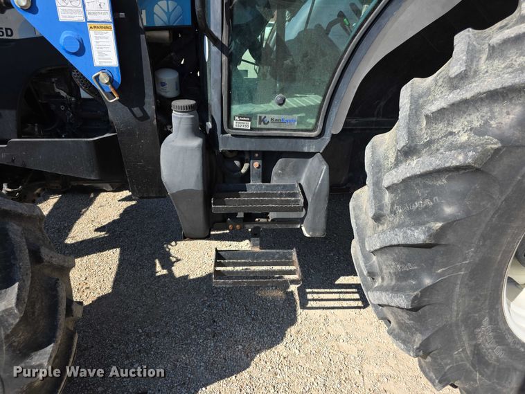 image for item FI0596 2007 New Holland TD95D MFWD tractor