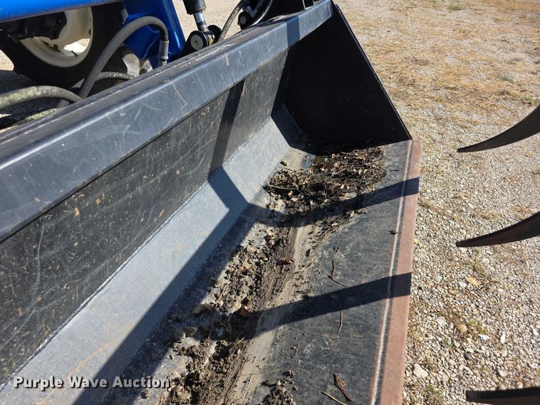 image for item FI0596 2007 New Holland TD95D MFWD tractor