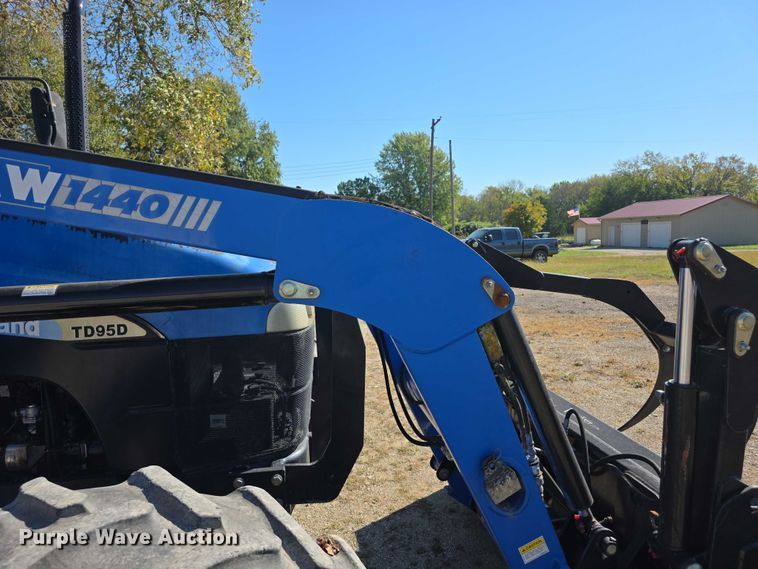 image for item FI0596 2007 New Holland TD95D MFWD tractor