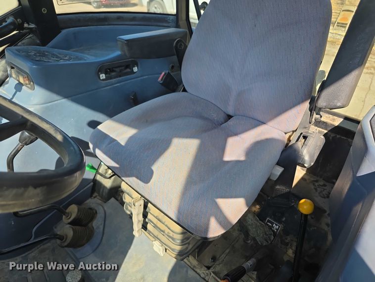 image for item FI0596 2007 New Holland TD95D MFWD tractor