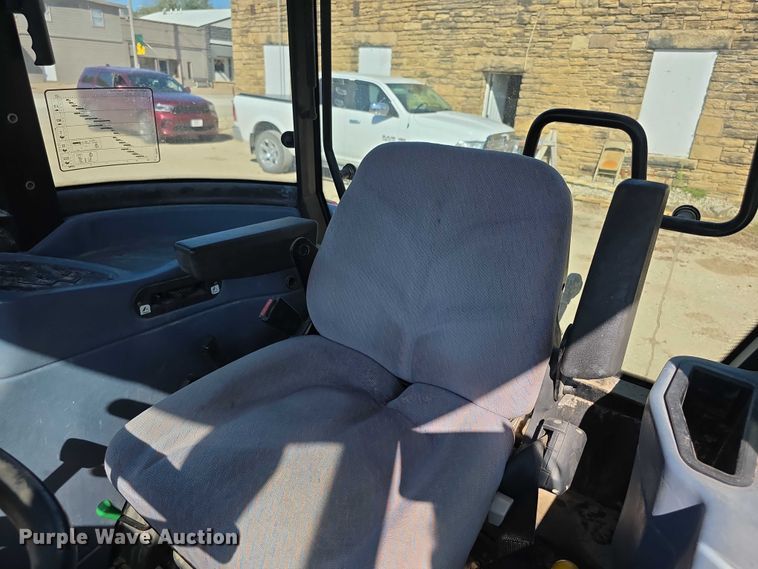 image for item FI0596 2007 New Holland TD95D MFWD tractor