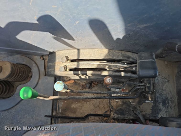 image for item FI0596 2007 New Holland TD95D MFWD tractor