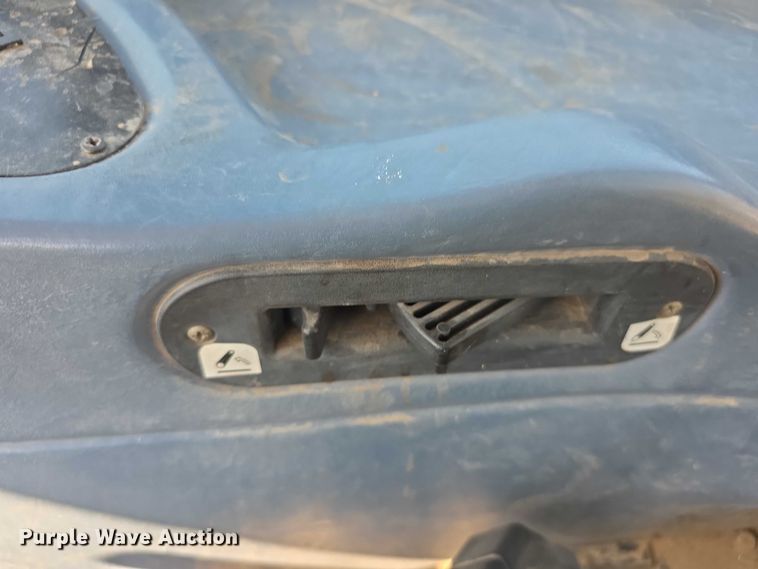 image for item FI0596 2007 New Holland TD95D MFWD tractor