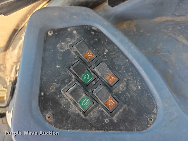 image for item FI0596 2007 New Holland TD95D MFWD tractor