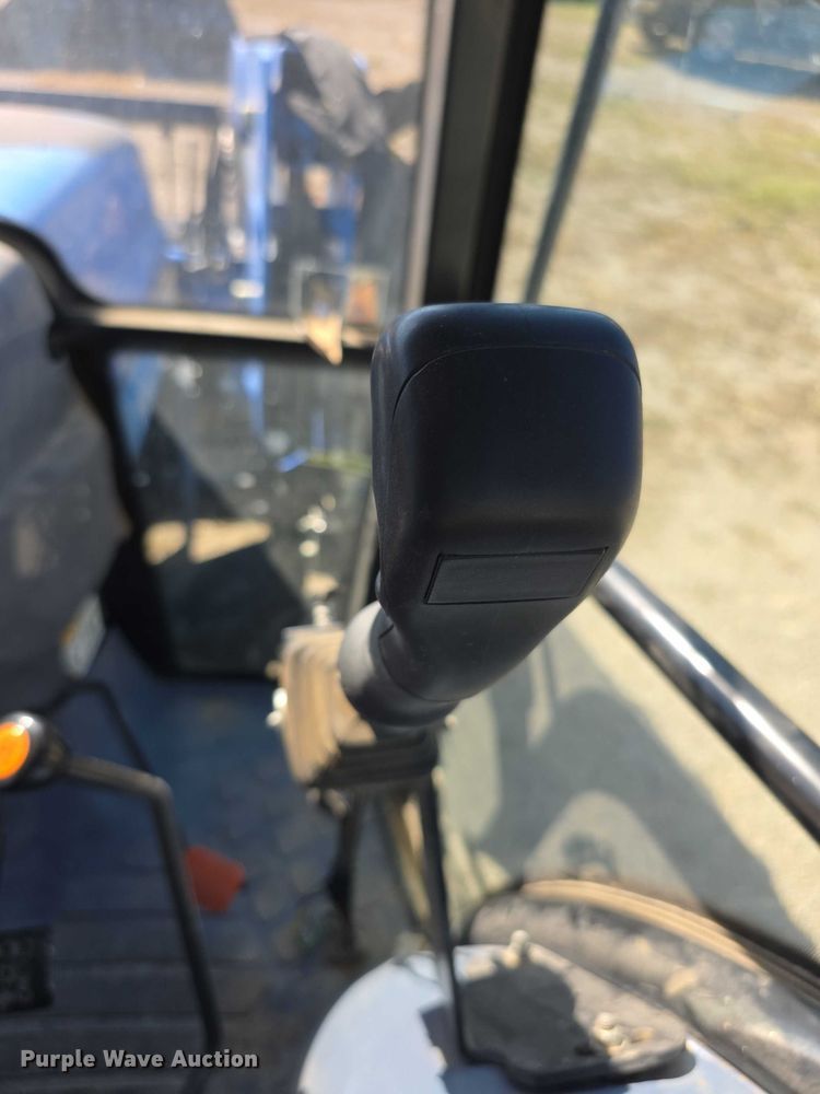 image for item FI0596 2007 New Holland TD95D MFWD tractor